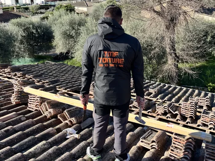 L'&eacute;quipe TMF Toiture et Fa&ccedil;ade sur un chantier